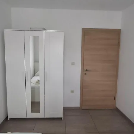 شقة Brnada تروغير